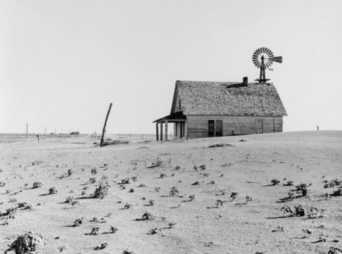 dorothea-lange_abandoned-farm-in-the-dust-bowl-coldwater-district-near-dalhart-texas_1938-750x558
